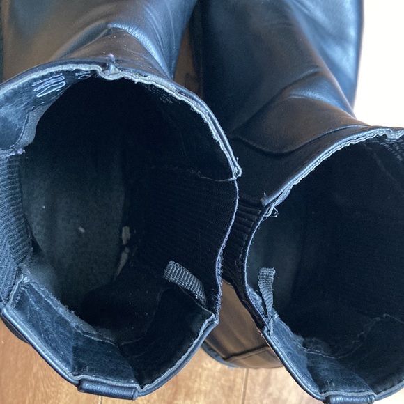 👠BOGO FREE👠ARDENE 💫 Black Slip-On Faux Leather Ankle Boots - Picture 4 of 6